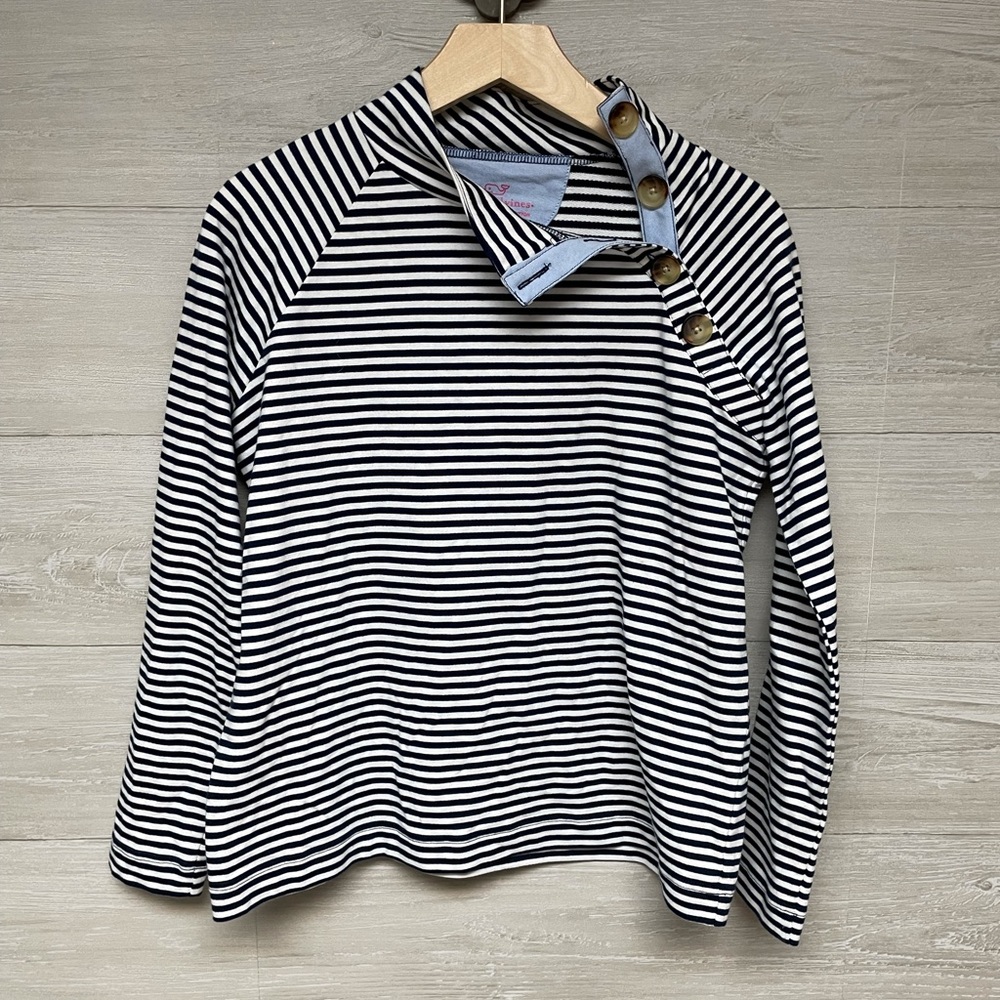 * | Vineyard Vines | sweatshirt. Size S.